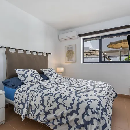 Carmina House *
