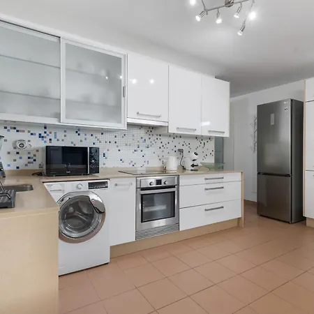 Апартаменты Carmina House *