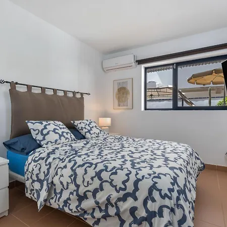 Апартаменты Carmina House