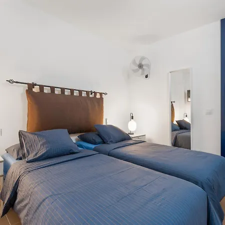 Апартаменты Carmina House *